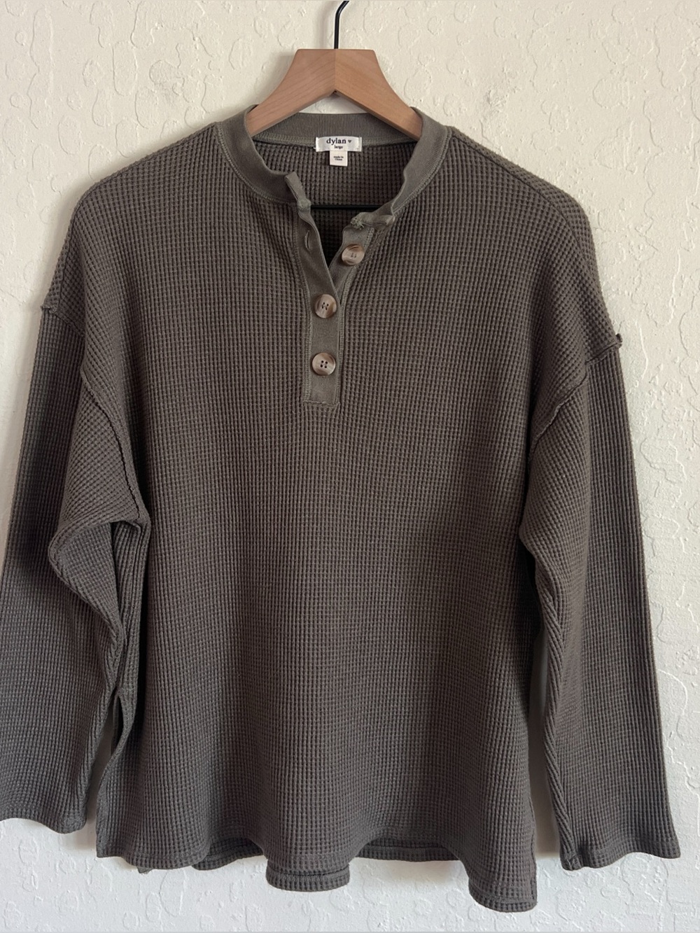 Dylan Waffle Thermal Long Sleeve Raw Seam Henley Top Shirt Large Olive Green